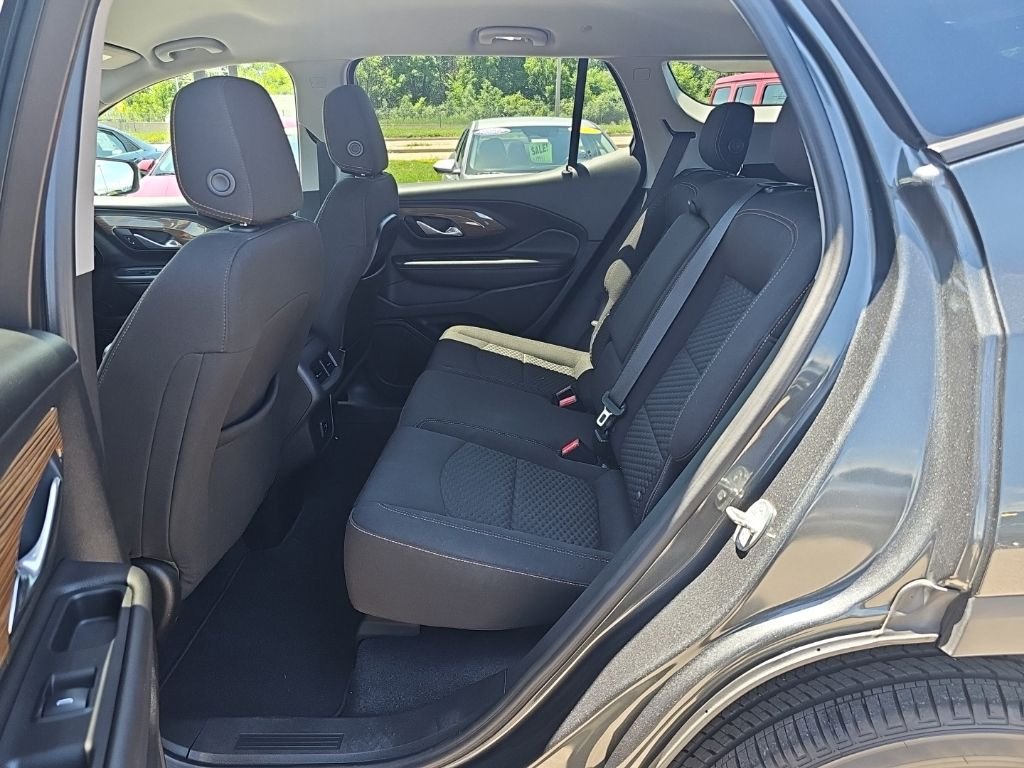 Used 2020 Gray GMC SLE image 25