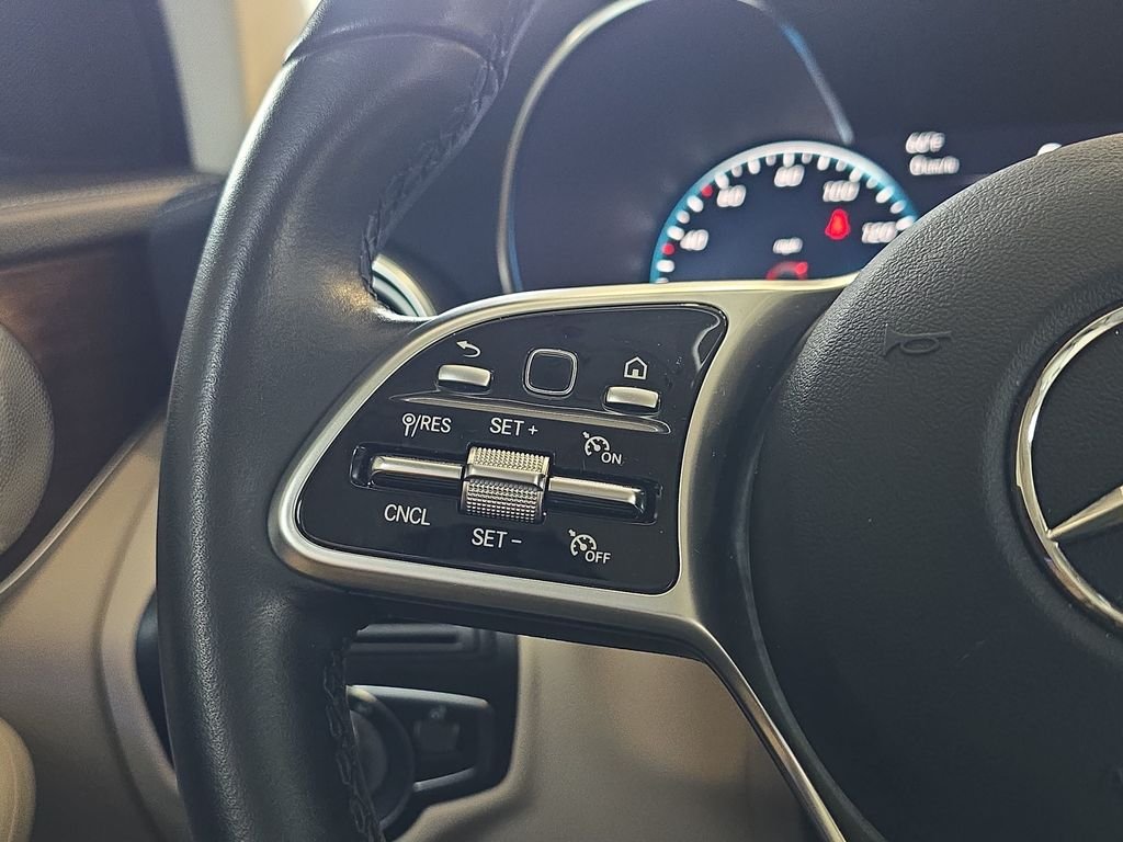Used 2021  Mercedes-Benz GLC 300 Coupe image 19