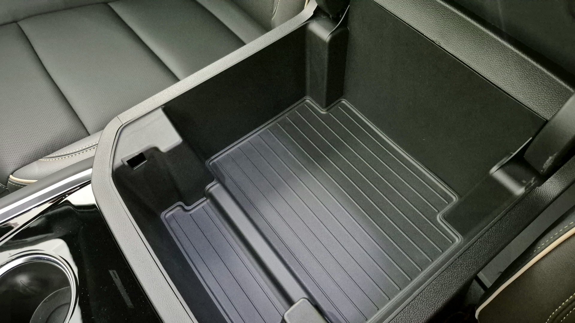 New 2026 Polar White Tricoat Chevrolet Premier image 15