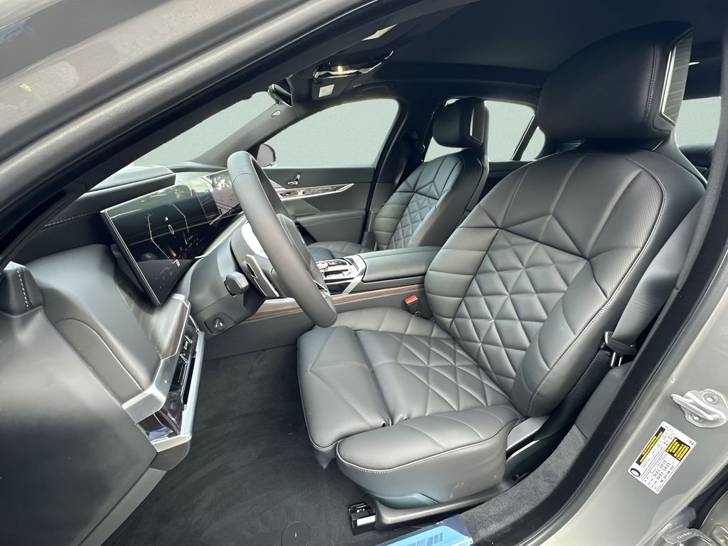 2026 BMW 7 Series 740i - Photo 13