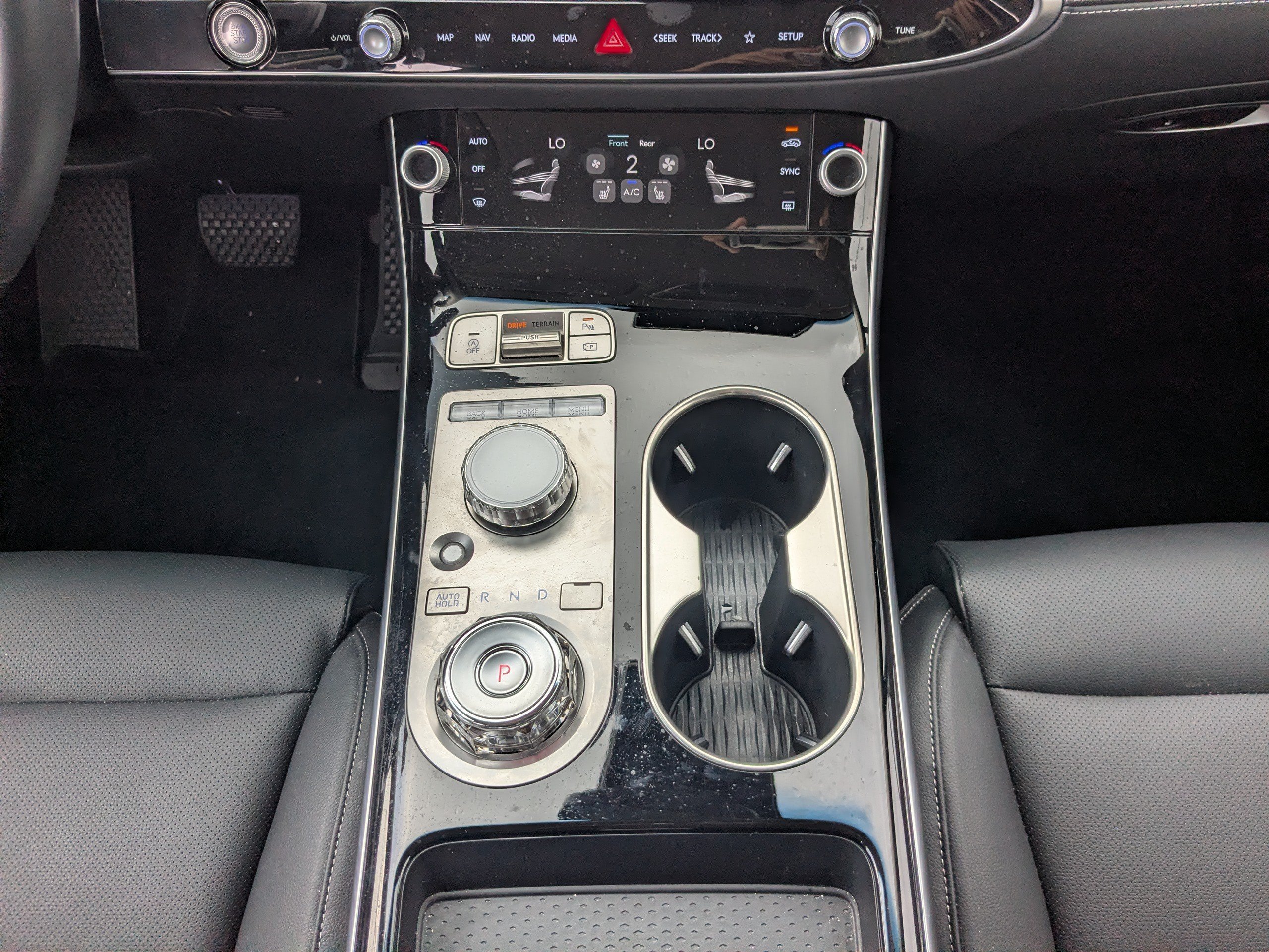 2026 GENESIS GV70 Standard - Photo 18
