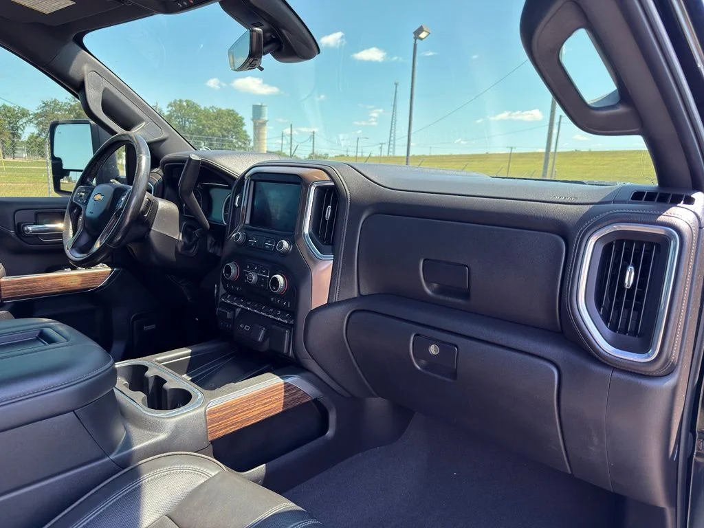 Used 2022 Black Chevrolet High Country image 35