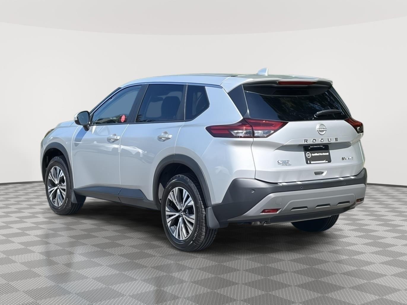 Used 2023 Brilliant Silver Metallic Nissan SV image 7