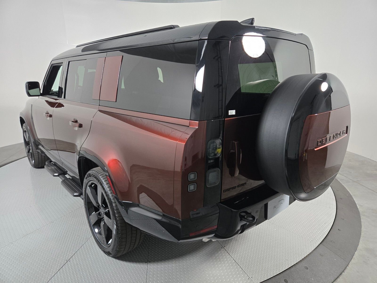 New 2026 Sedona Red Land Rover X-Dynamic SE image 17