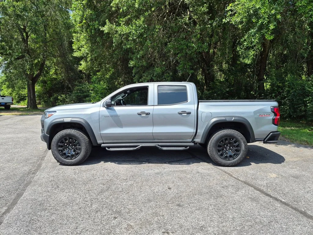 Used 2025 Gray Chevrolet Trail Boss image 2