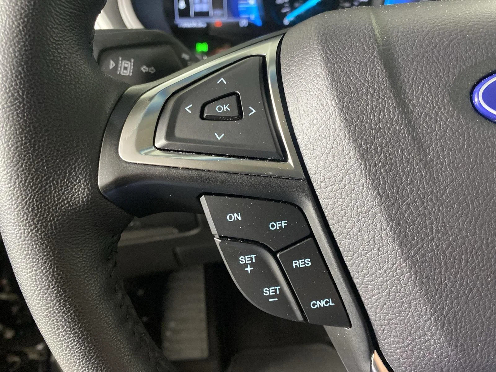 Used 2024 Agate Black Ford SEL image 18