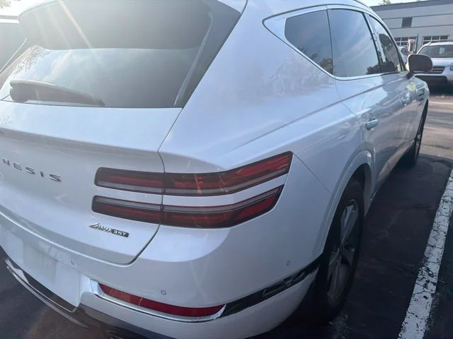 Used 2021 White Genesis 3.5T image 12