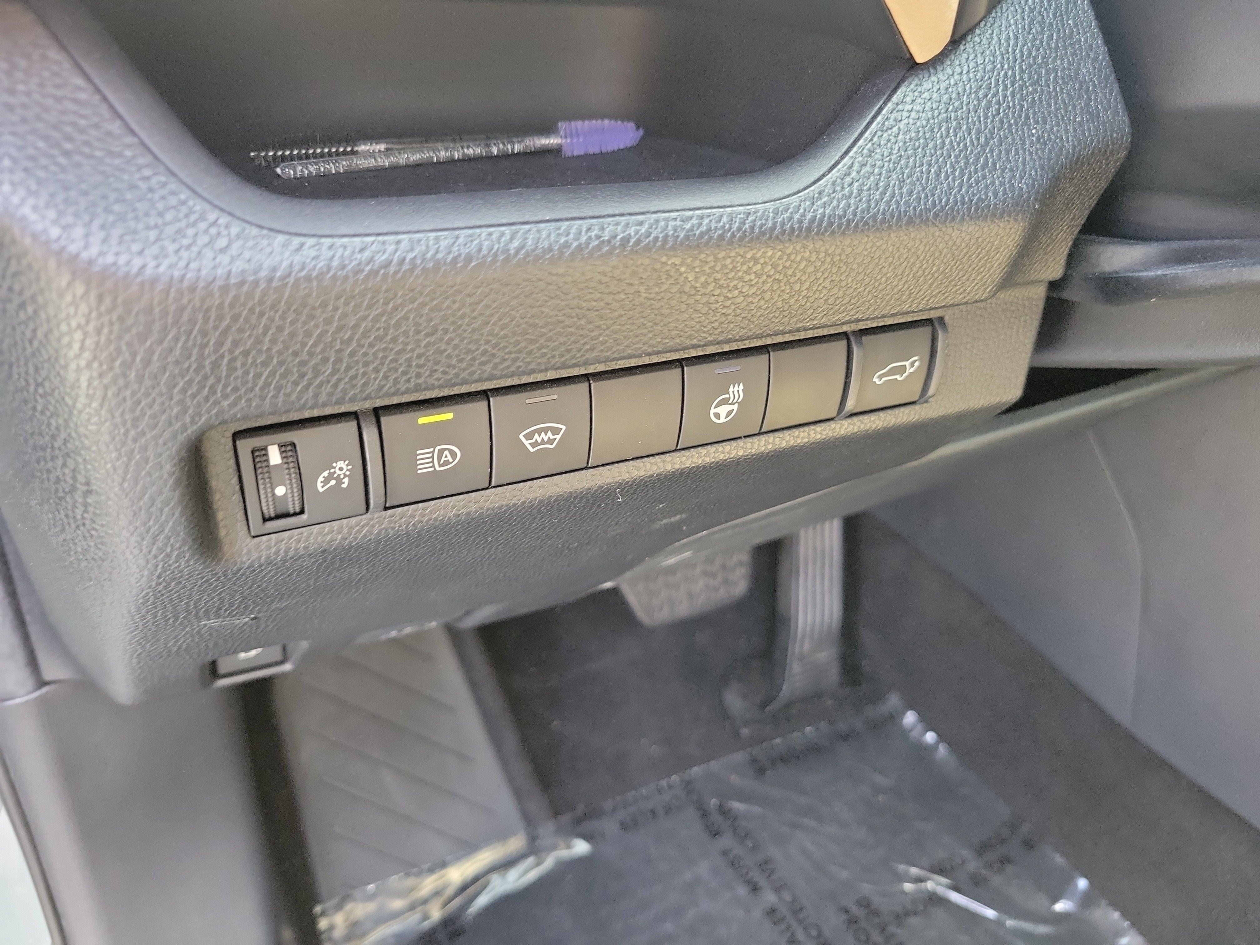 Used 2023 Lunar Toyota Hybrid XLE Premium image 26