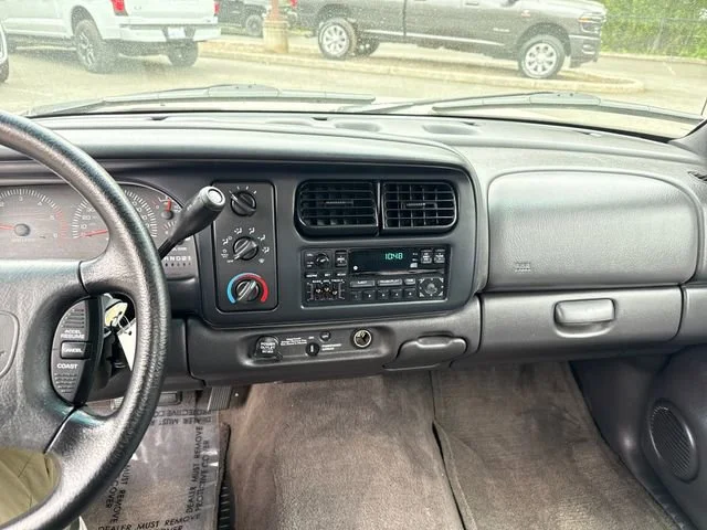 Used 1999 silver Dodge SLT image 21