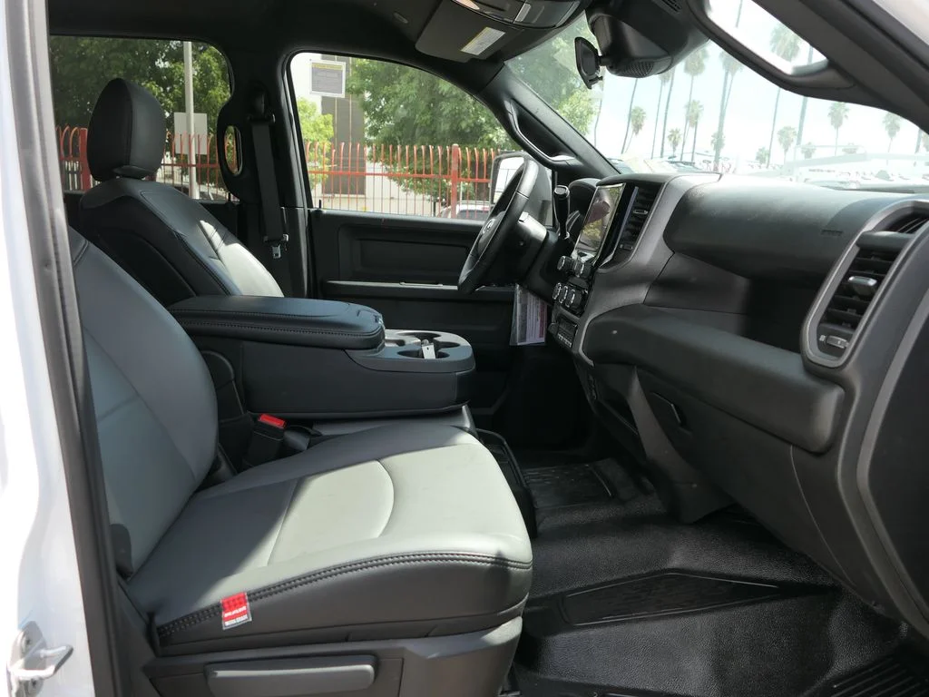 New 2026 Bright White Clearcoat RAM Tradesman image 24
