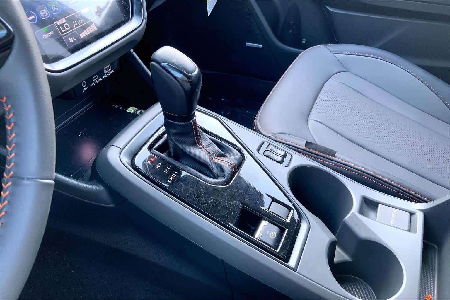 Used 2025 Crystal White Pearl Subaru Limited image 14