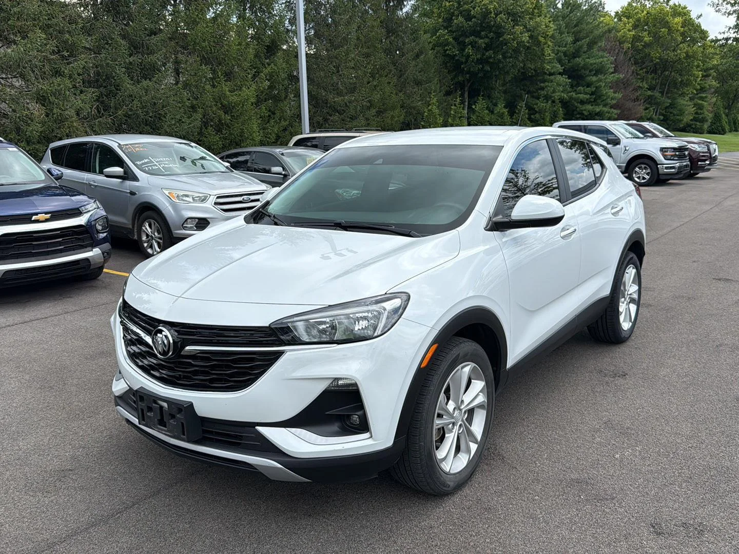 Used 2023 Summit White Buick Preferred image 2