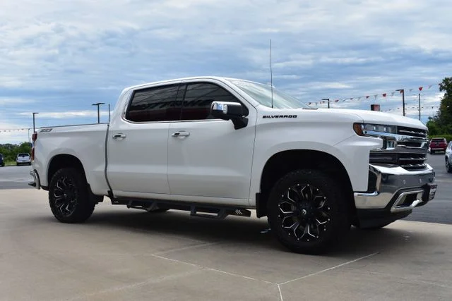 Used 2022 White Chevrolet LTZ image 4