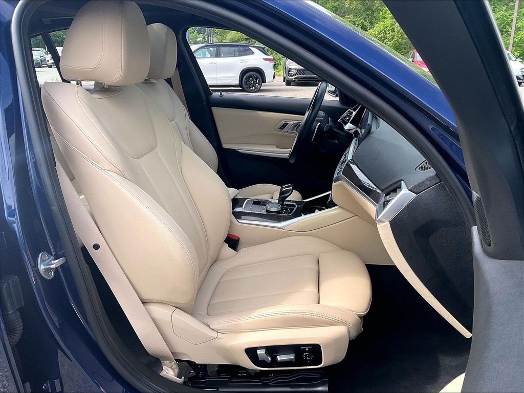 Used 2019 Blue BMW 330i xDrive image 11