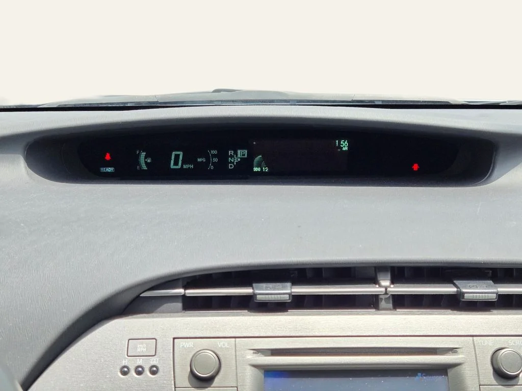 Used 2015 Silver Toyota Two image 19