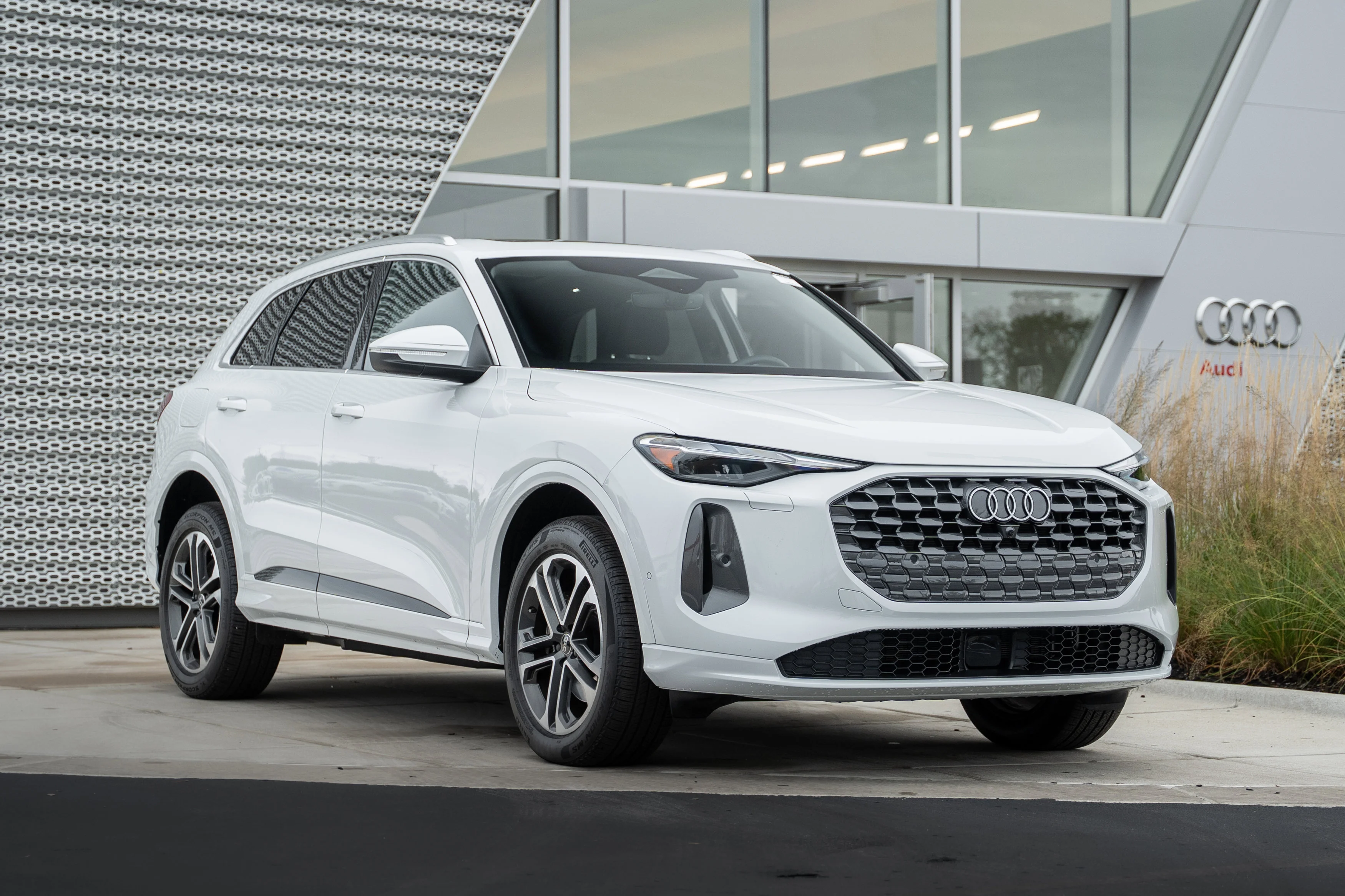 2025 Audi Q5 40 Premium's photo