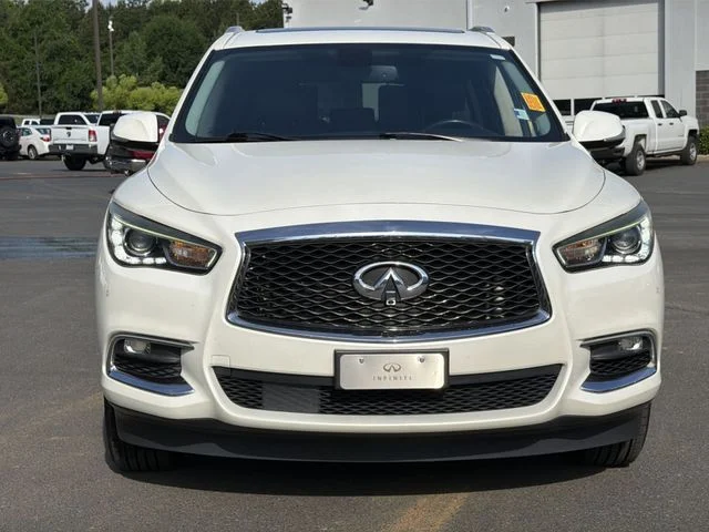Used 2017 White INFINITI Base image 7