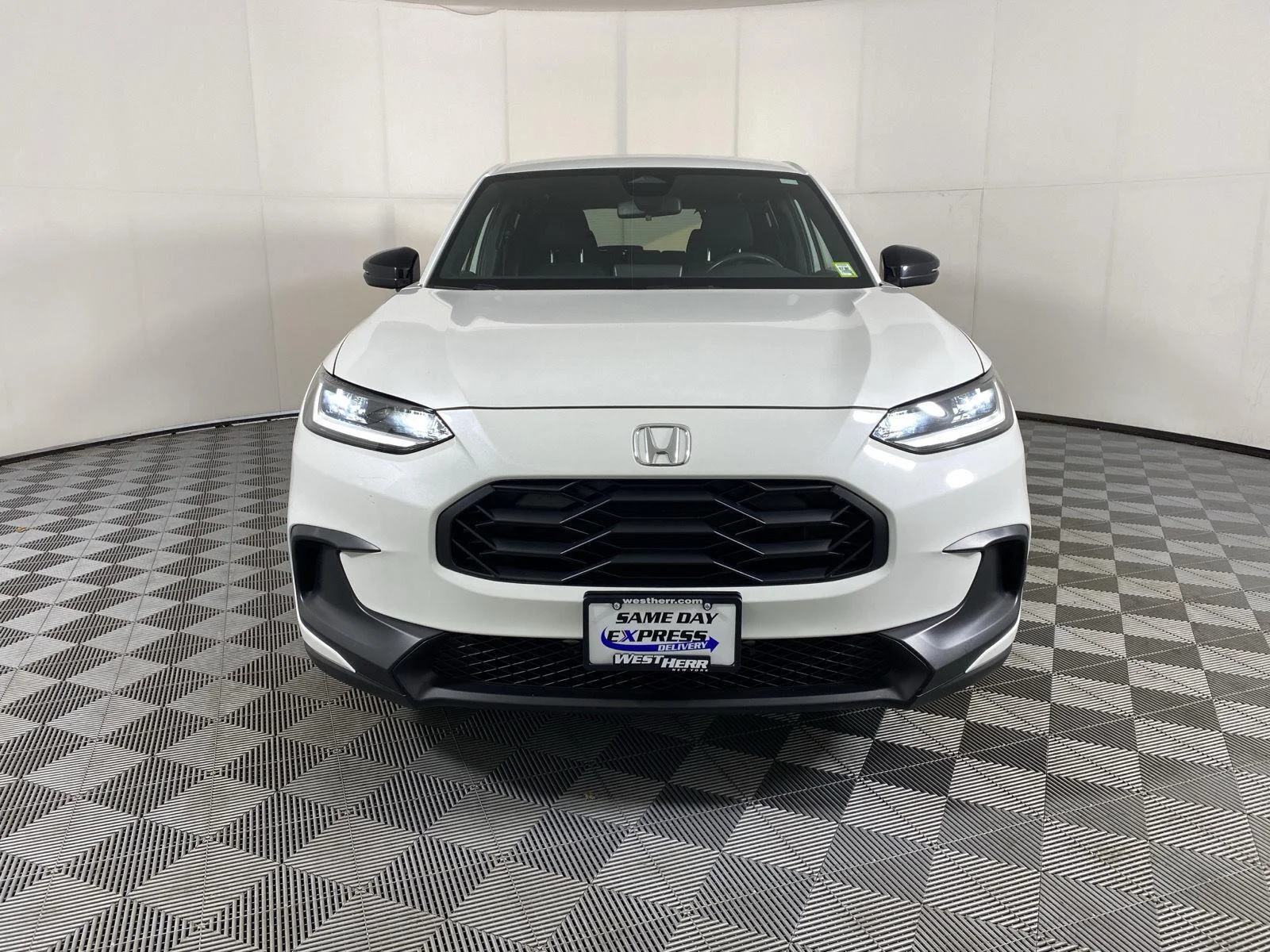 Used 2024 Platinum White Pearl Honda Sport image 2