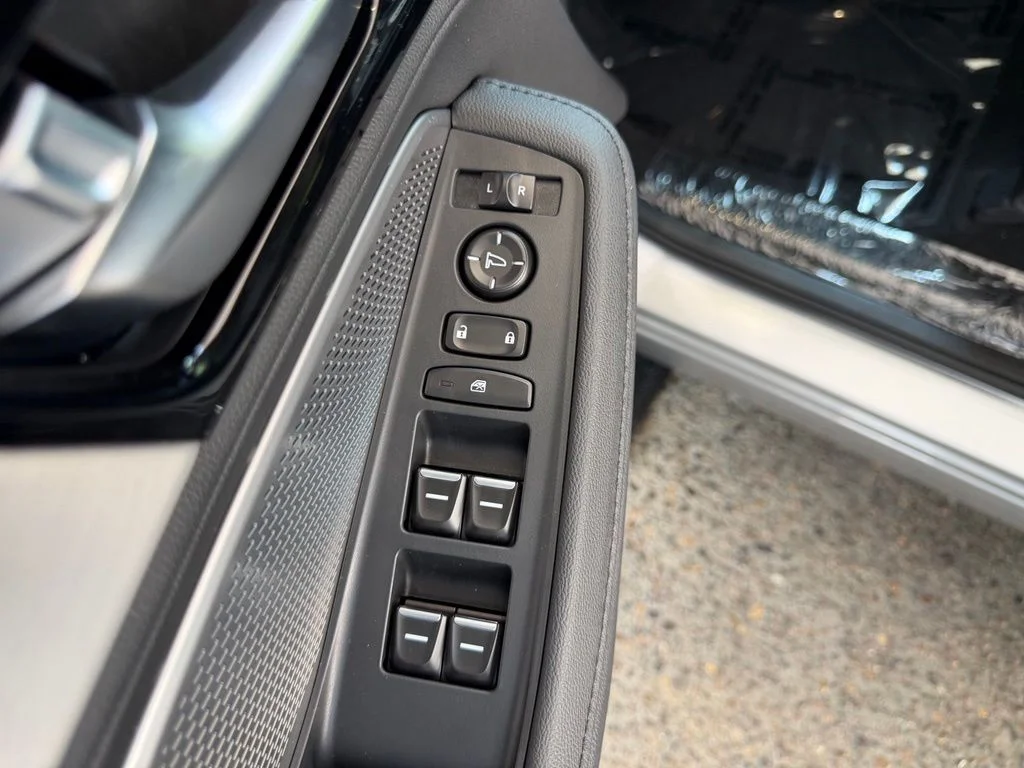 New 2026 Solar Silver Metallic Acura Base image 13