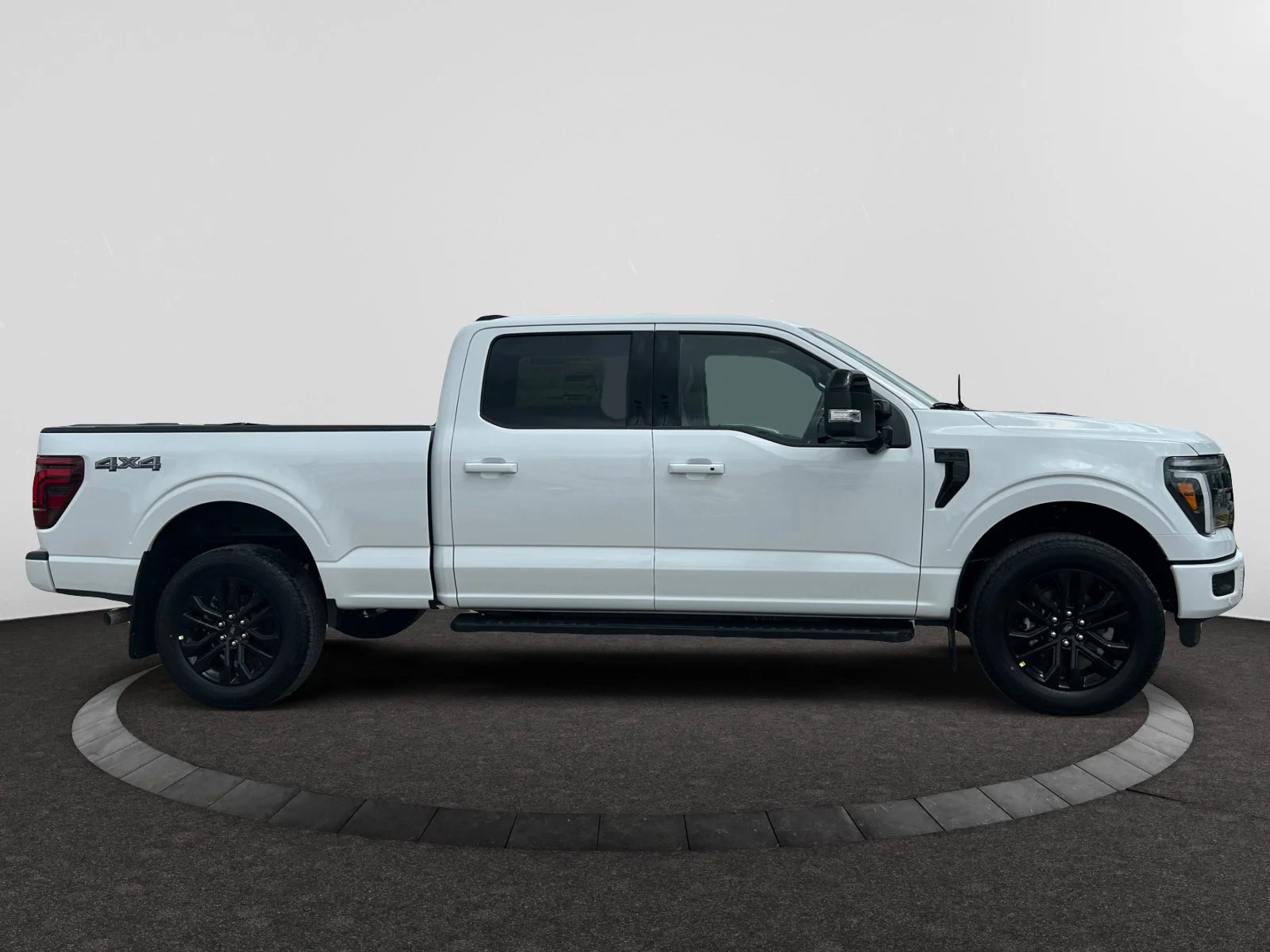New 2026 Oxford White Ford Lariat image 6