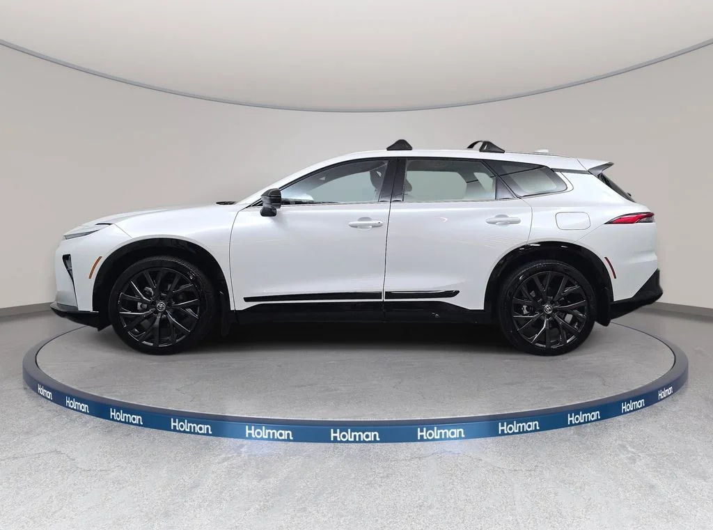Used 2025 White Toyota Limited image 9