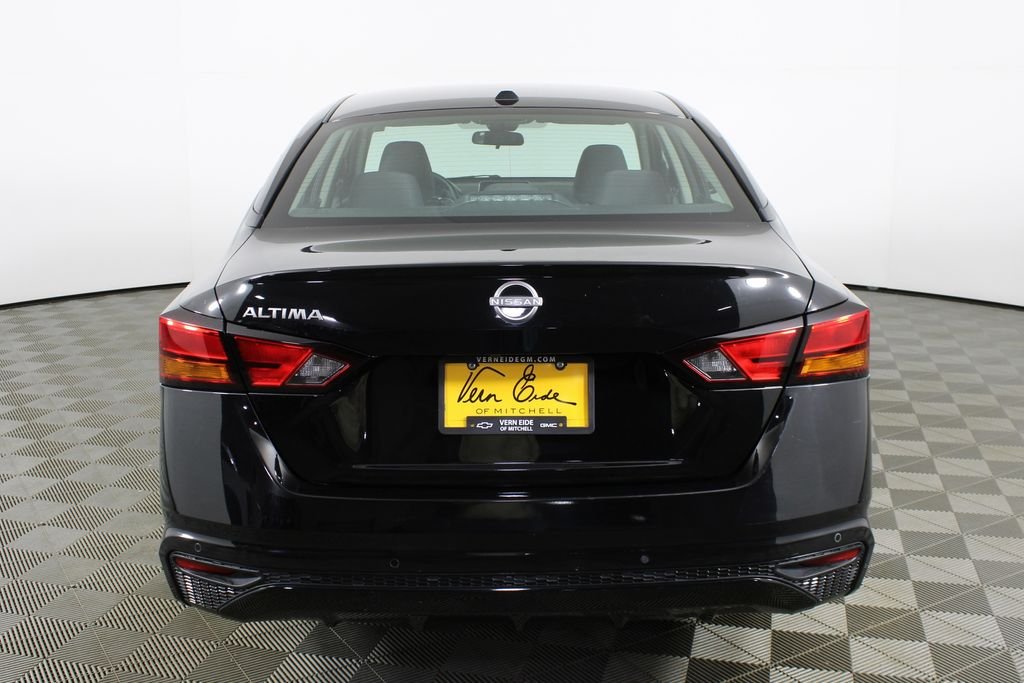 Used 2025 Black Nissan 2.5 SV image 6