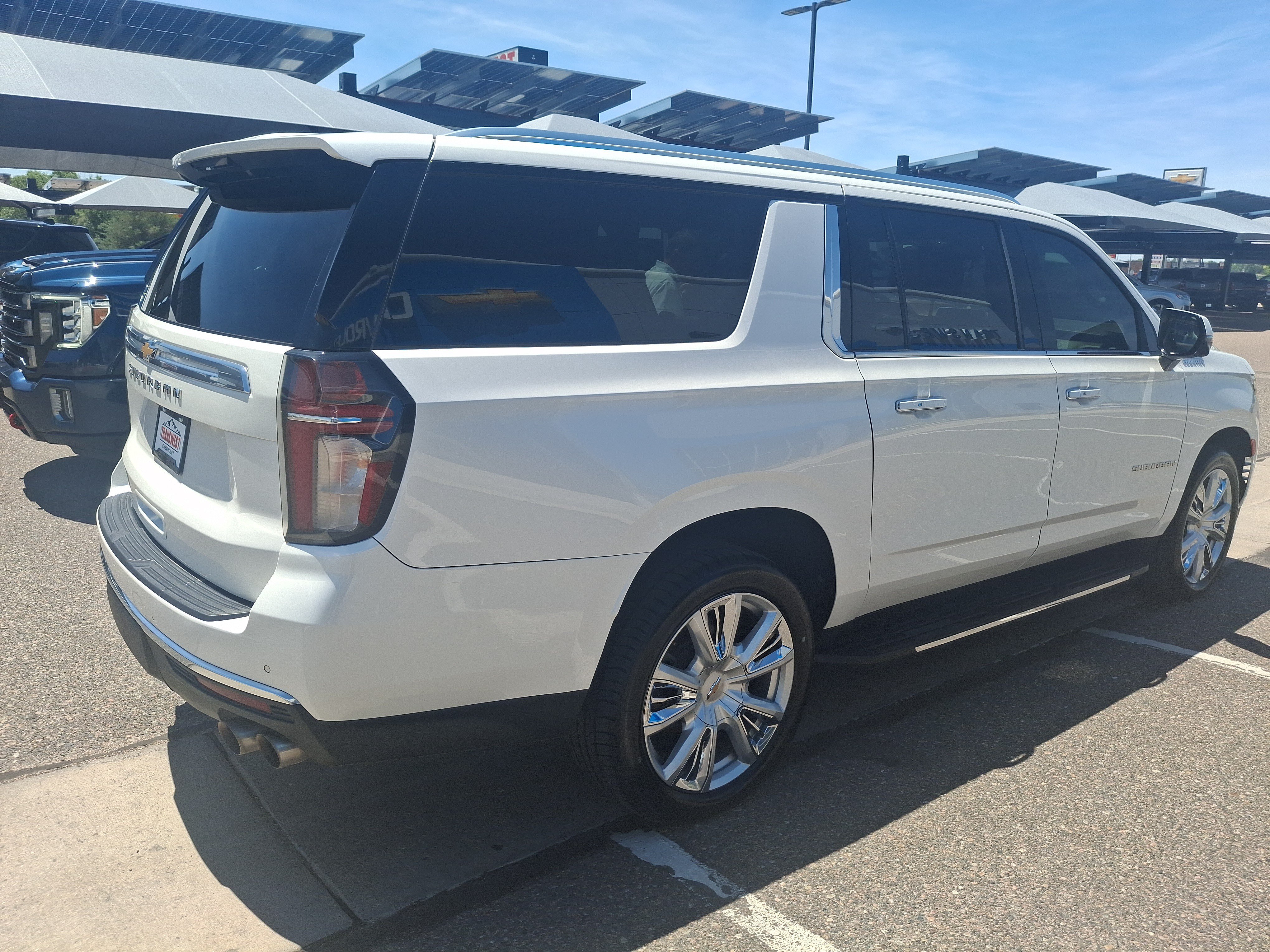 Used 2021 White Chevrolet High Country image 5