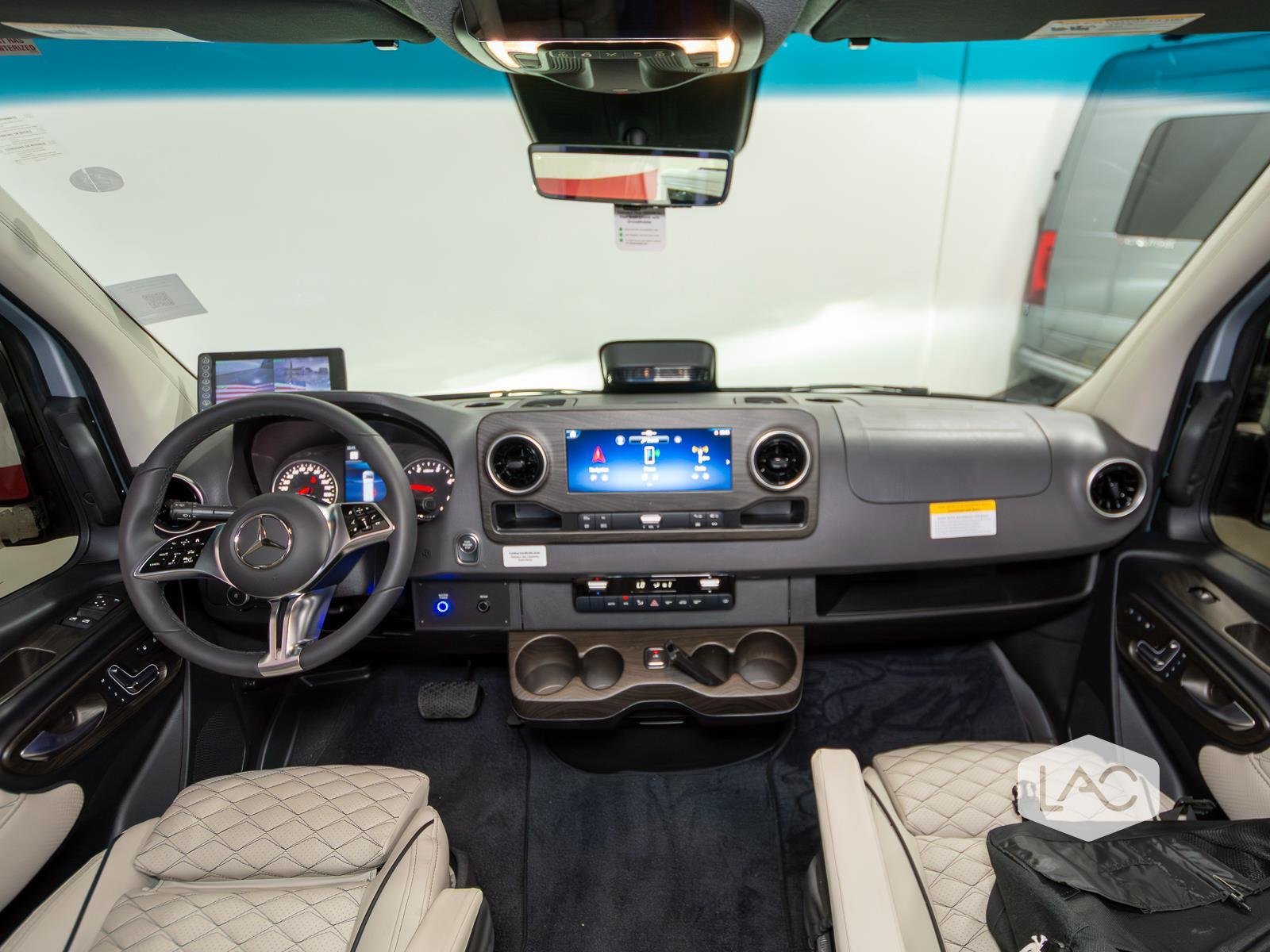 New 2026 Hightech Silver OGV LUXURY COACH AWD ADV PKG 2.1 w/ Comfort Seats image 22