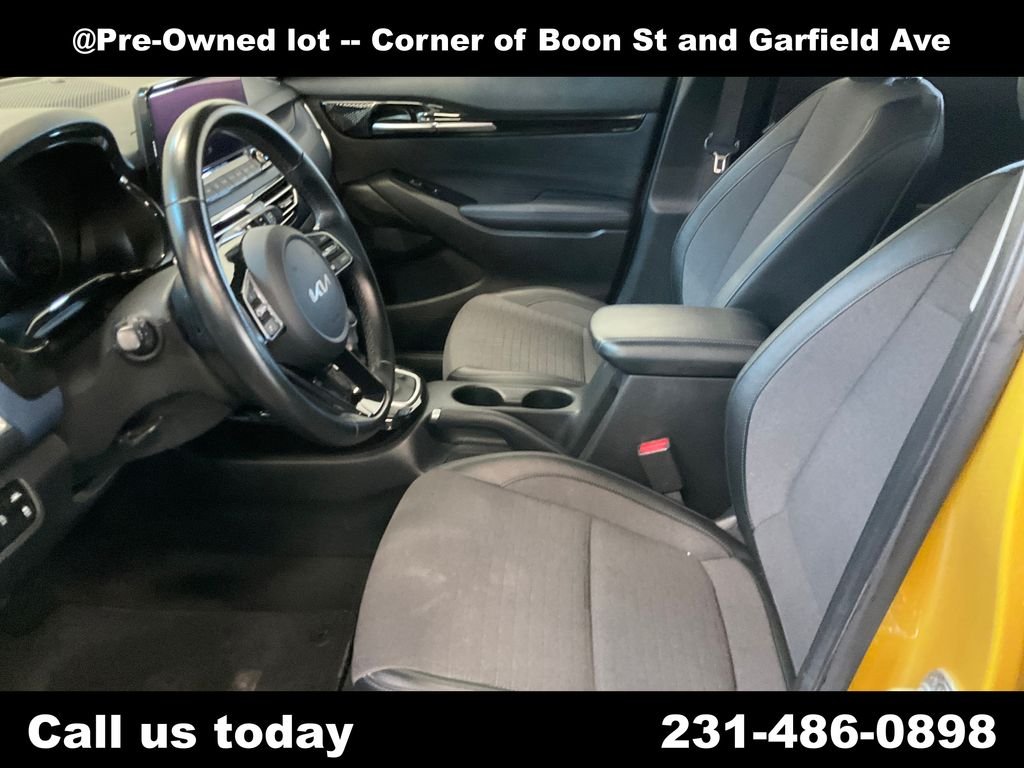 Used 2022 Yellow Kia Nightfall image 14