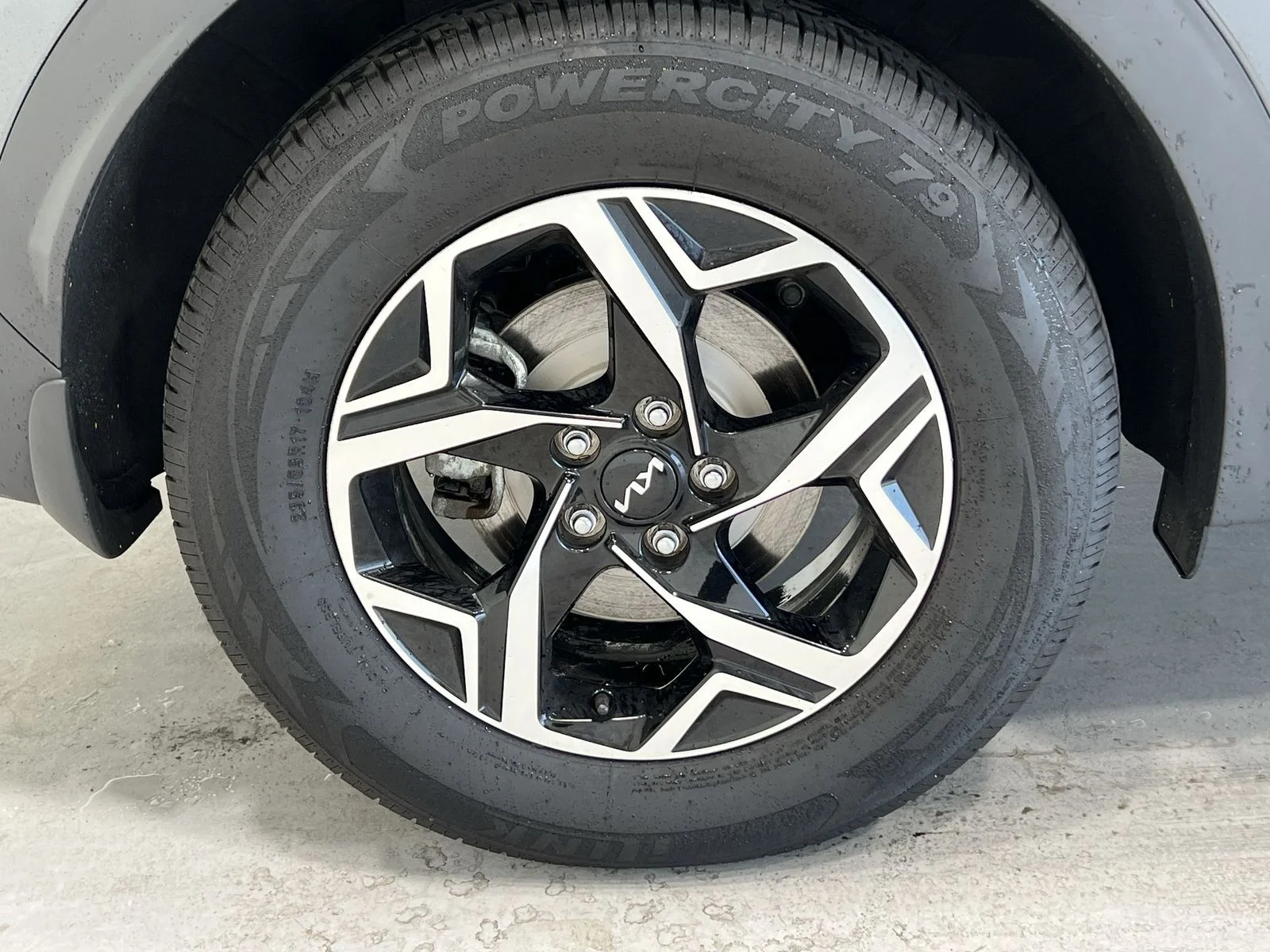 2024 Kia Sportage LX - Photo 10