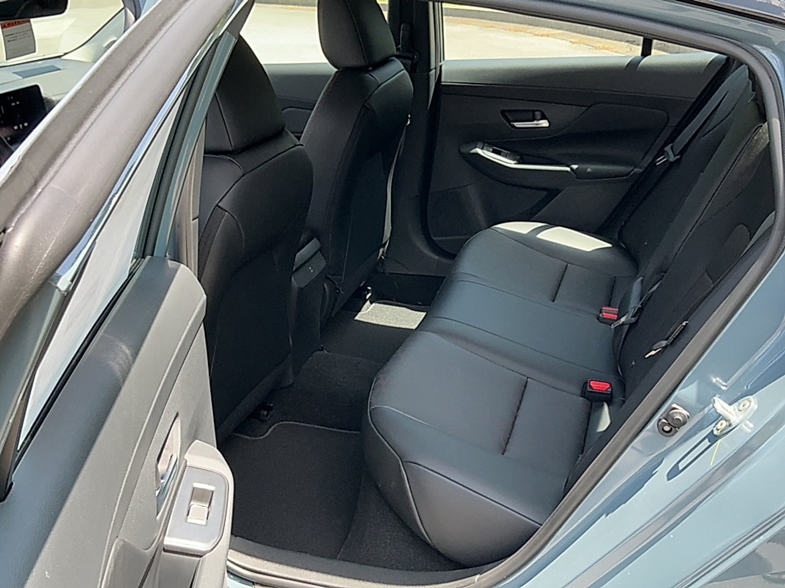 New 2026 Atlantic Gray Metallic/Super Black Nissan SR image 14