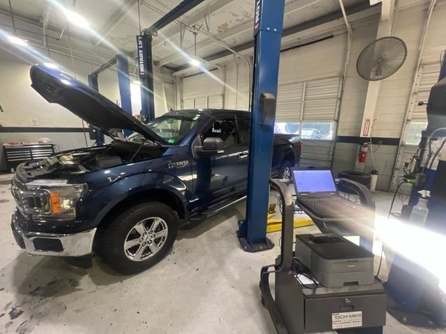 Used 2019 Blue Ford XLT image 4