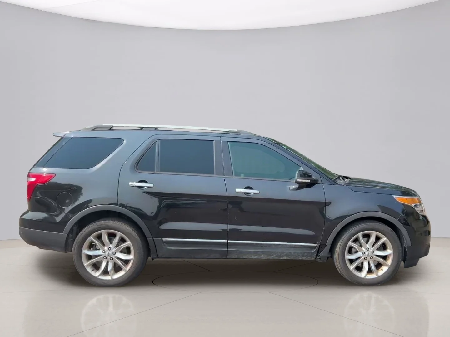 Used 2014 Black Ford XLT image 6