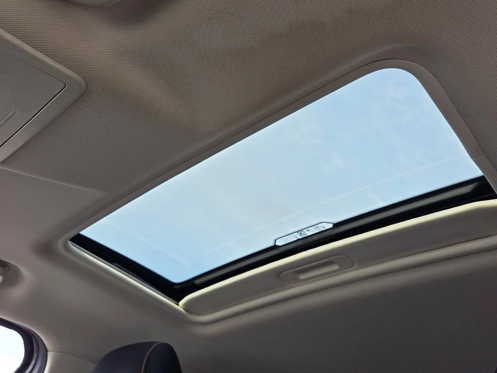 Used 2021 White Ford SE image 17