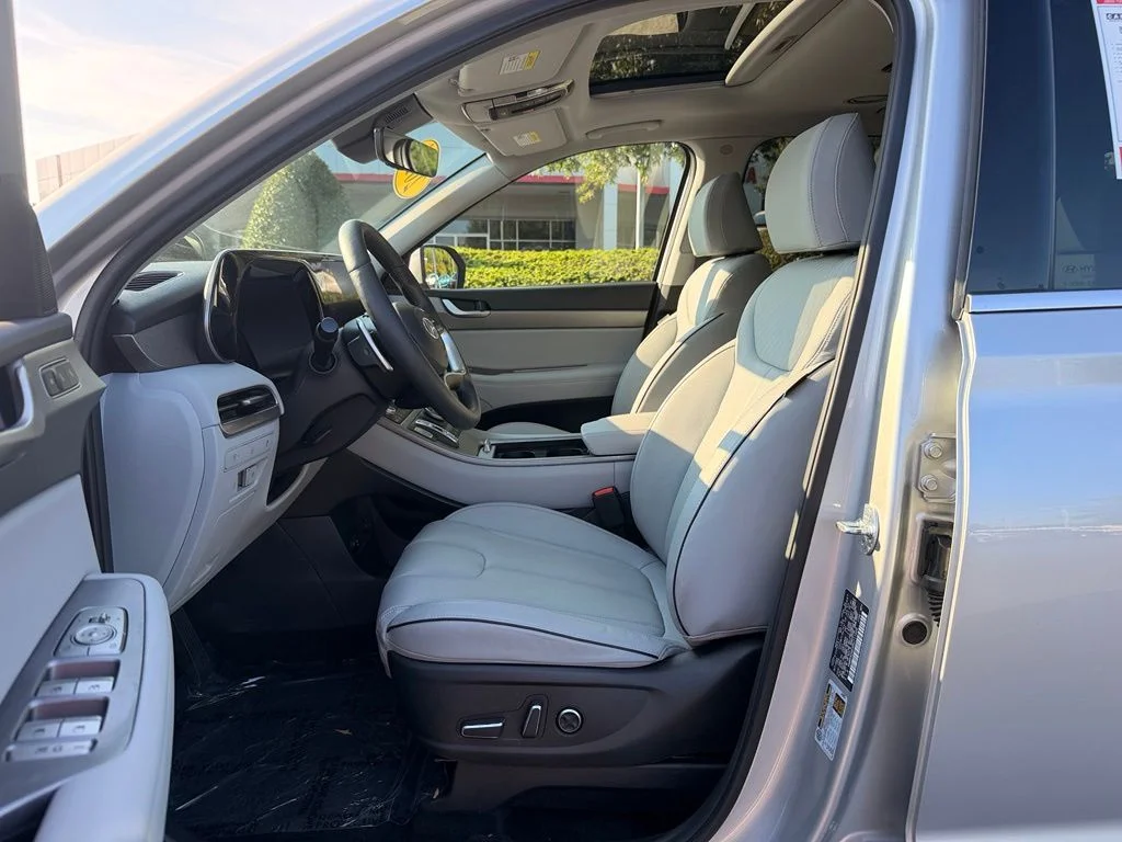 Used 2024 Silver Hyundai SEL image 26