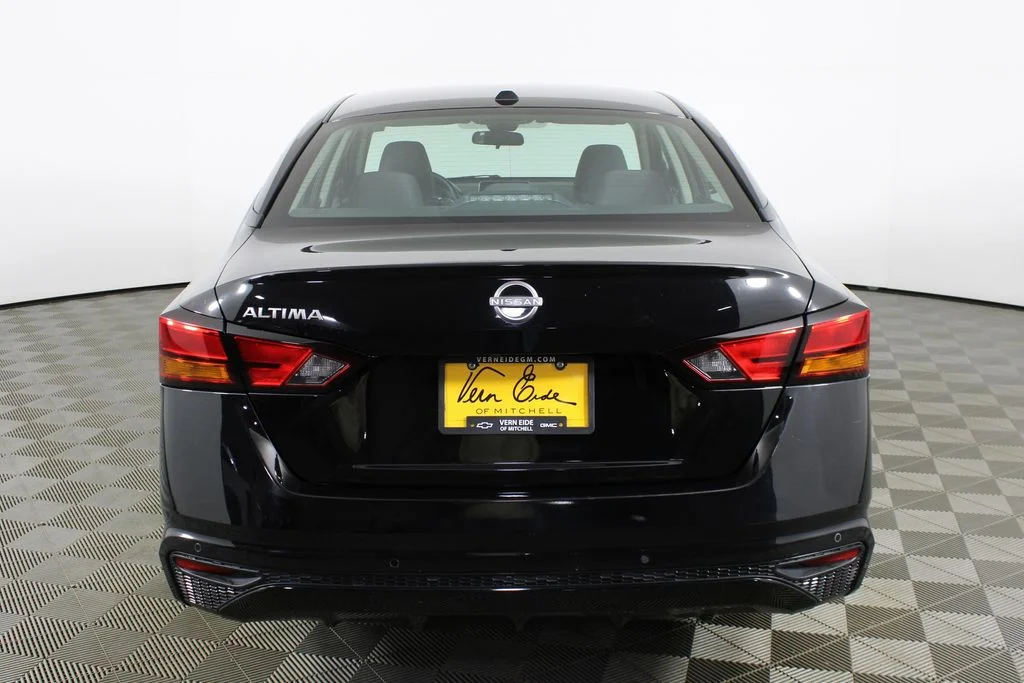 2025 Nissan Altima SV - Photo 6
