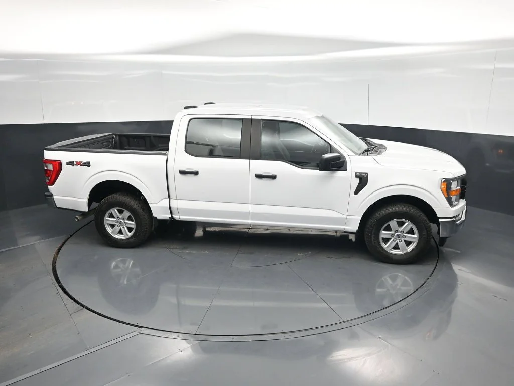 Used 2021 White Ford XL image 46