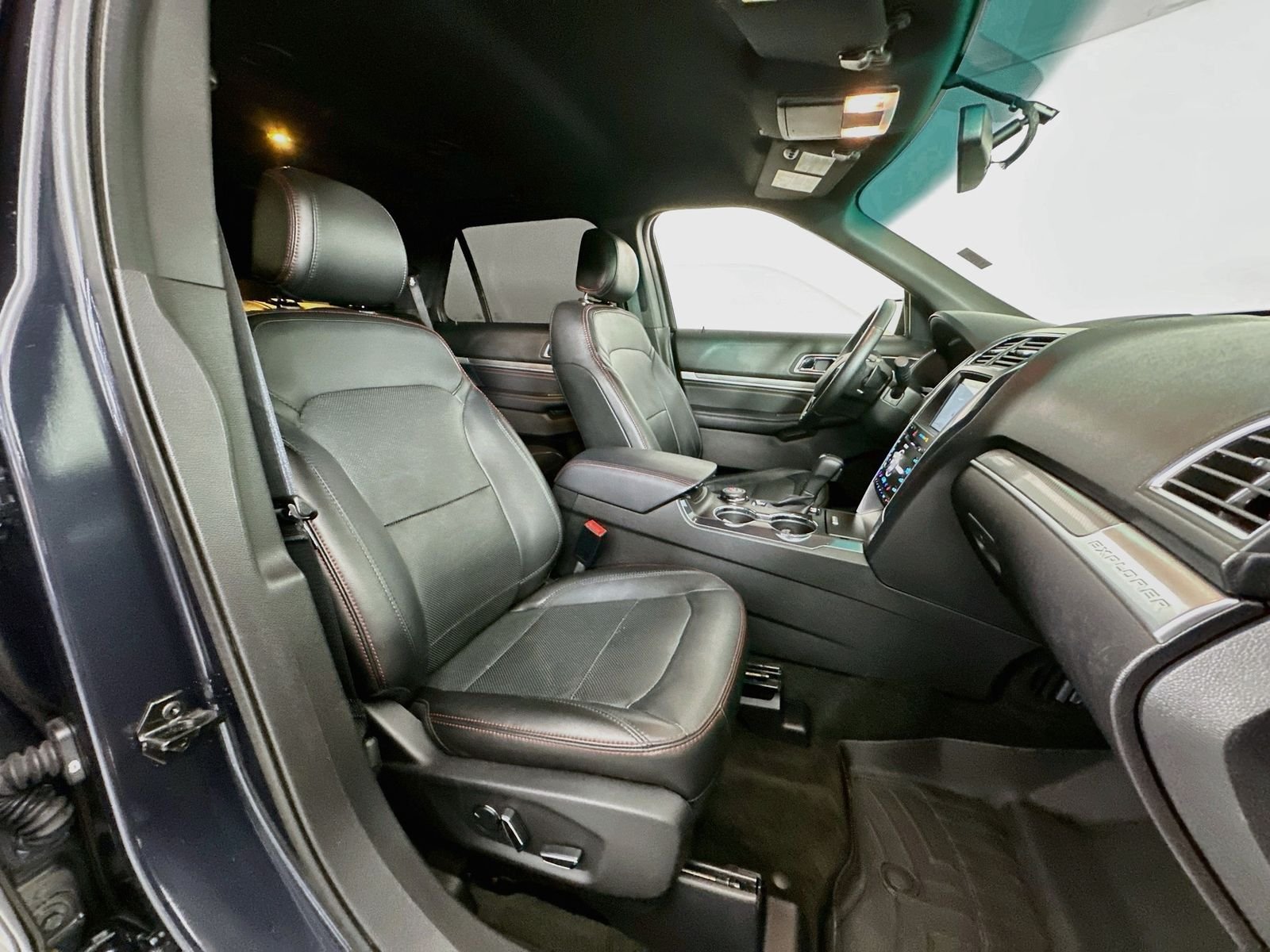 Used 2017 Quartz Metallic Ford Sport image 30