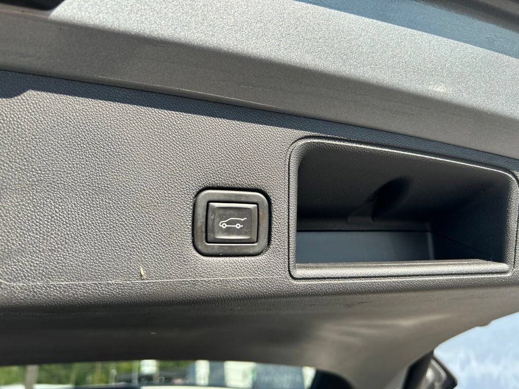 Used 2023 STERLING METALLIC GMC SLE image 13