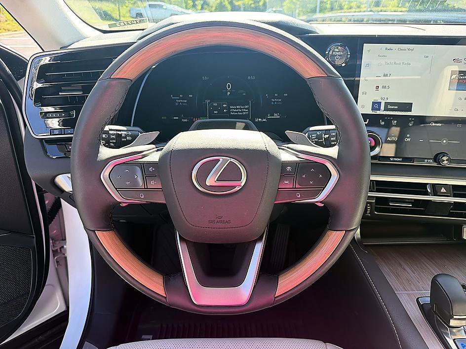 Used 2025 White Pearl Lexus RX 350h Premium Plus image 13