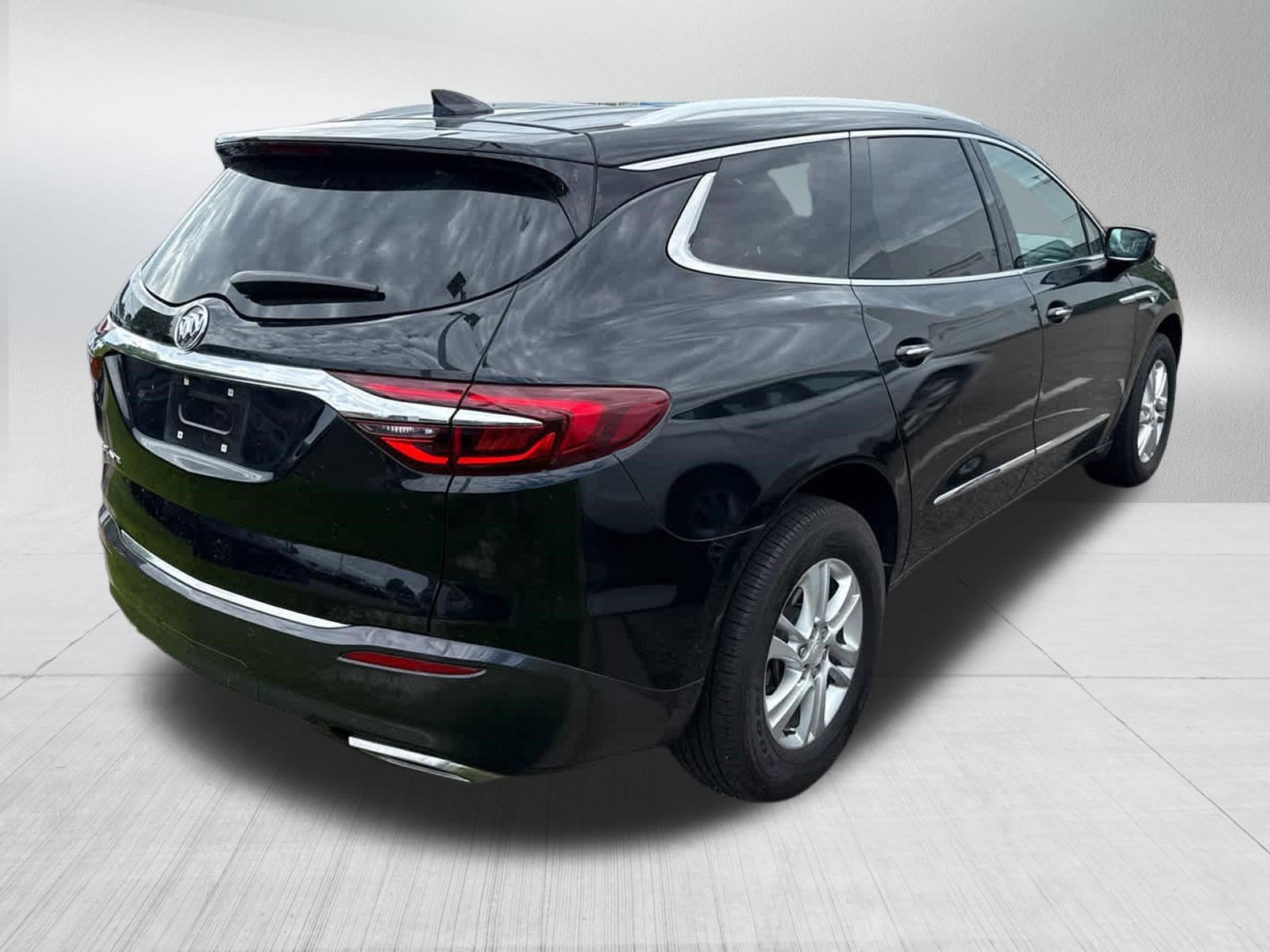 Certified Used 2020 Includes Spectra Gray lower exterior accent color.) Buick Essence image 6