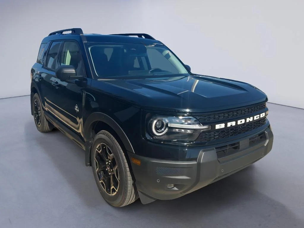 New 2026 Shadow Black Ford Outer Banks® image 2