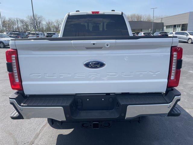 New 2026 Star White Metallic Tri-Coat Ford F-350® Lariat® image 4