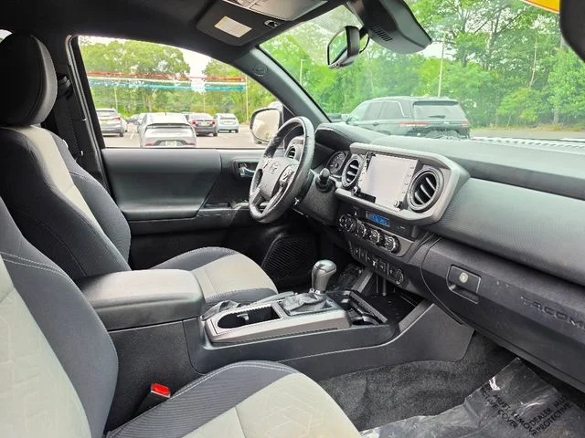 2022 Toyota Tacoma TRD Sport - Photo 11
