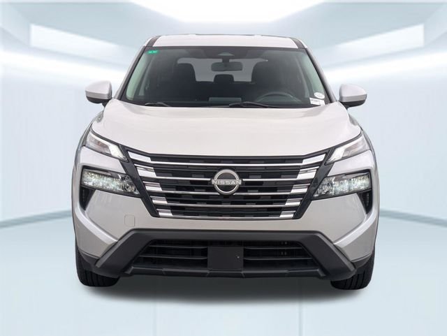 Used 2024 Silver Nissan SV image 10