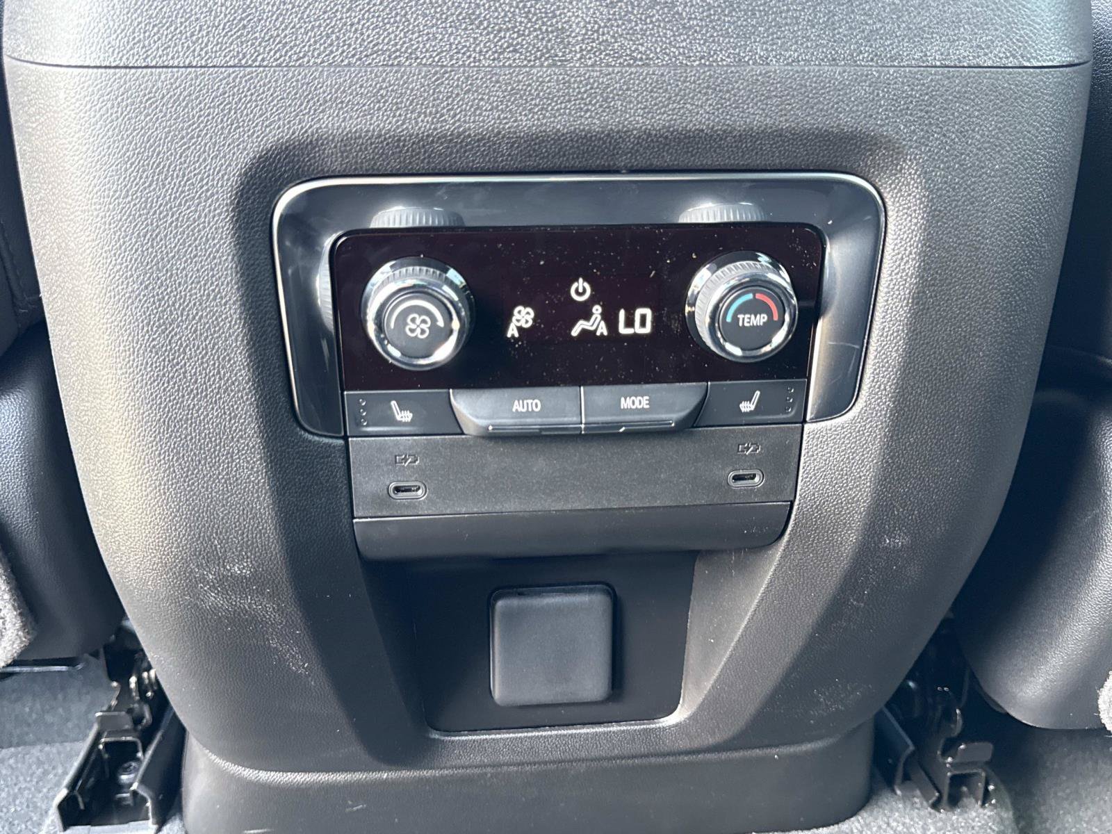 2026 Chevrolet Suburban High Country - Photo 32
