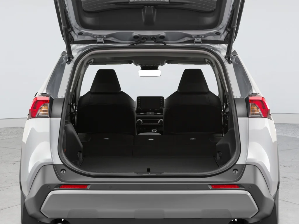 Used 2020 Silver Toyota XLE image 44