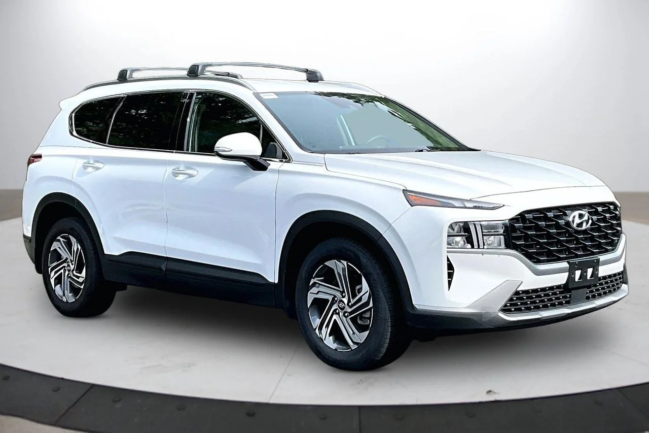 Certified Used 2023 White Hyundai SEL image 2