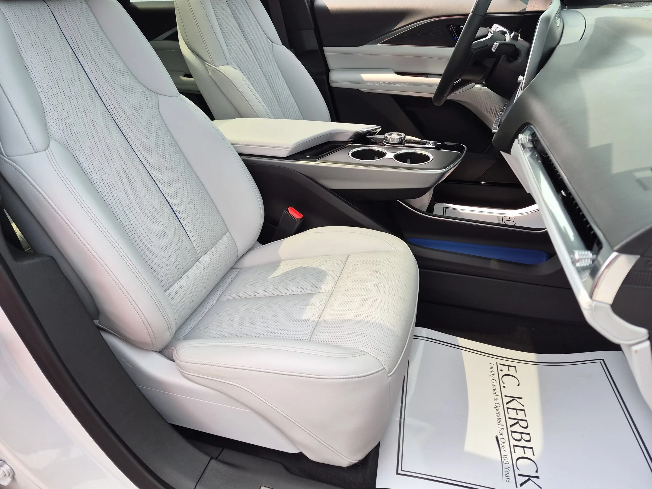 Used 2024 Crystal White Tricoat Cadillac Luxury image 28
