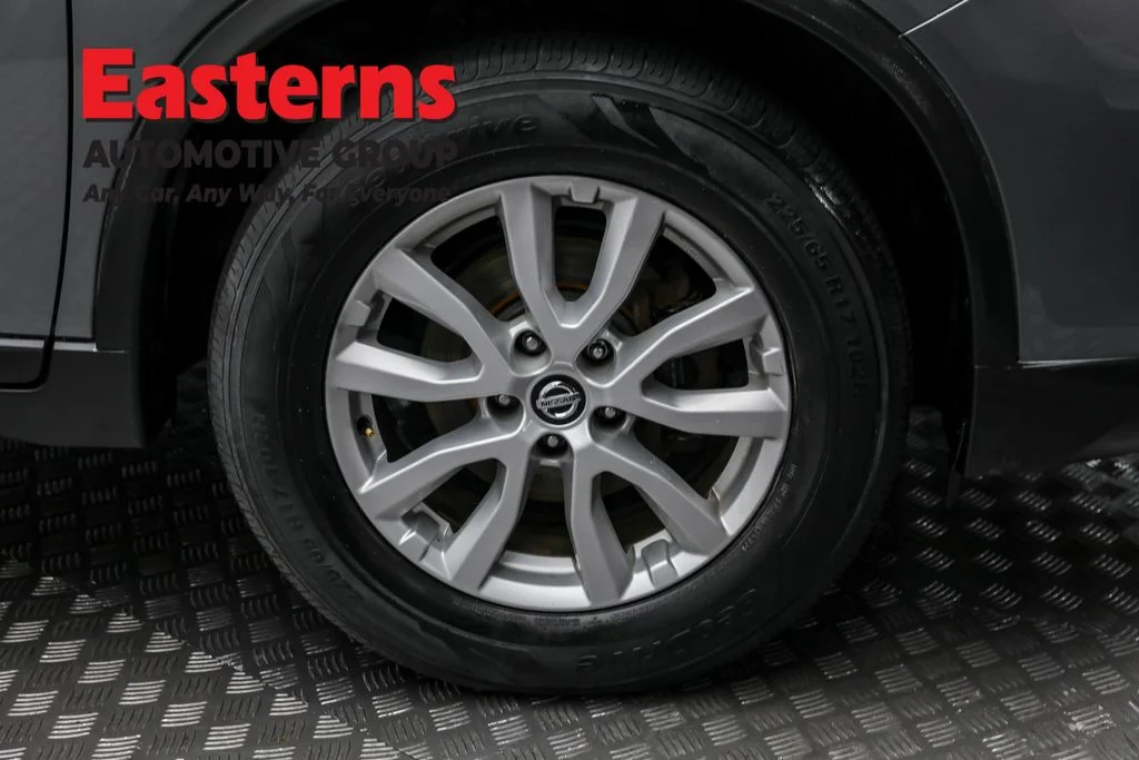Used 2019 Gray Nissan SV image 30